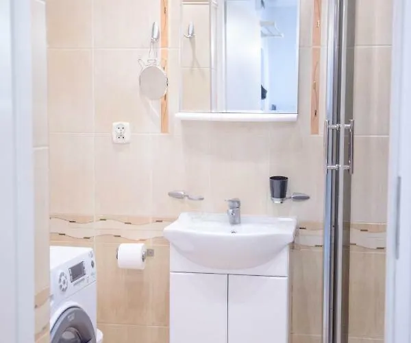 Skwer Kosciuszki Parking!! דירה גדינייה